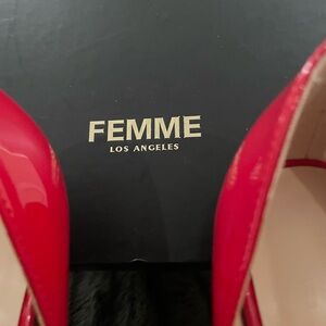 LA Femme Rum Pump Red